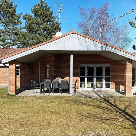 Spacious Holiday In Rodby With Sauna Holiday home Kramnitse