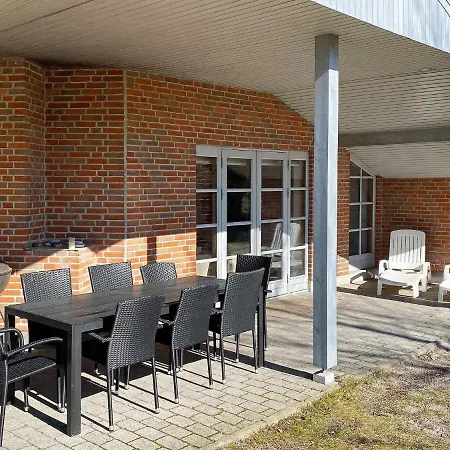 Spacious Holiday In Rodby With Sauna Kramnitse